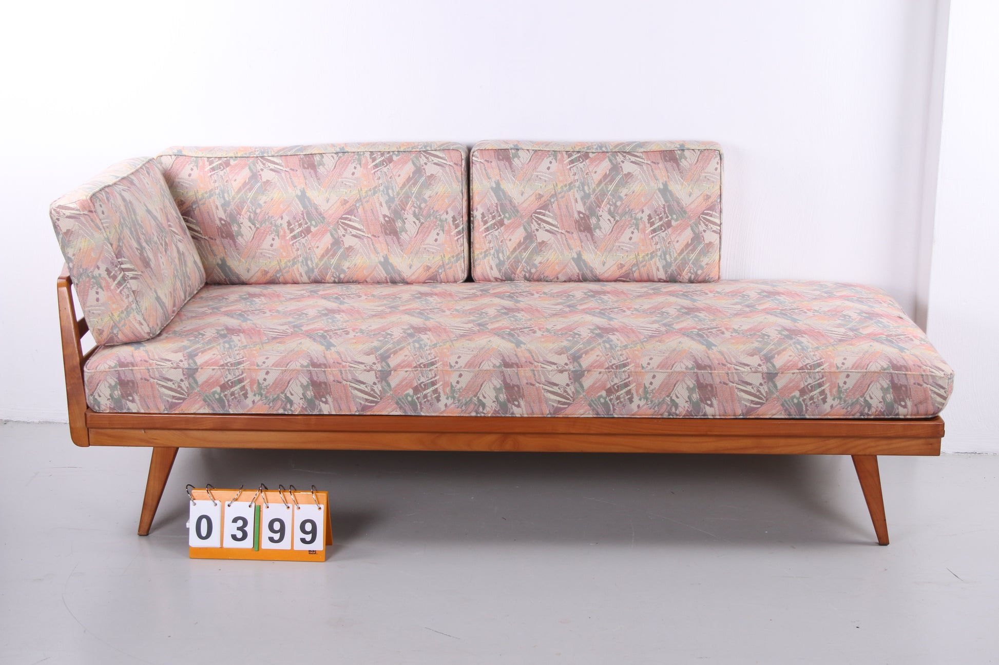 Knoll Antimott daybed - Wilhelm Knoll voorkant