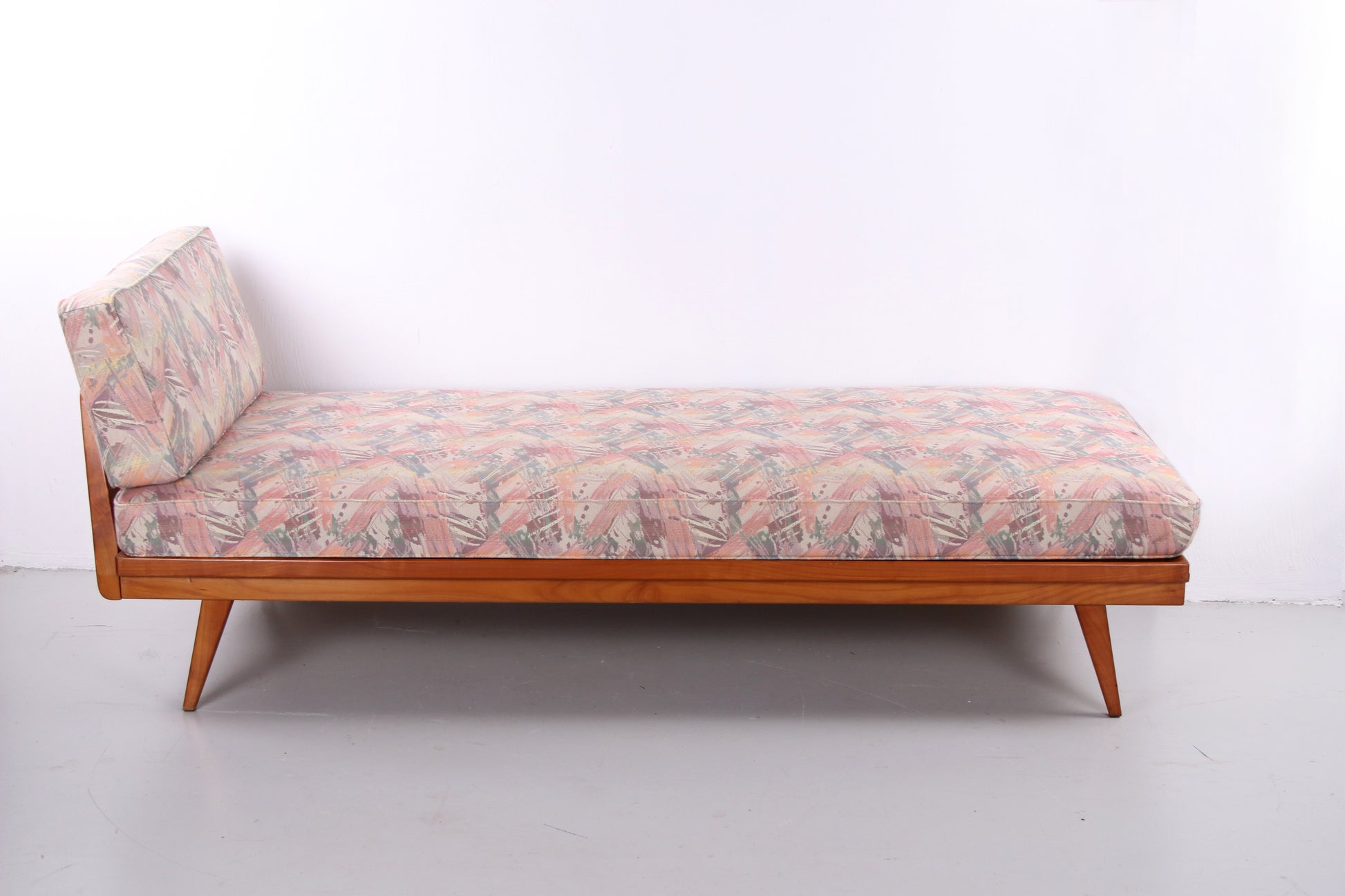 Knoll Antimott daybed - Wilhelm Knoll voorkant zonder rug kussens