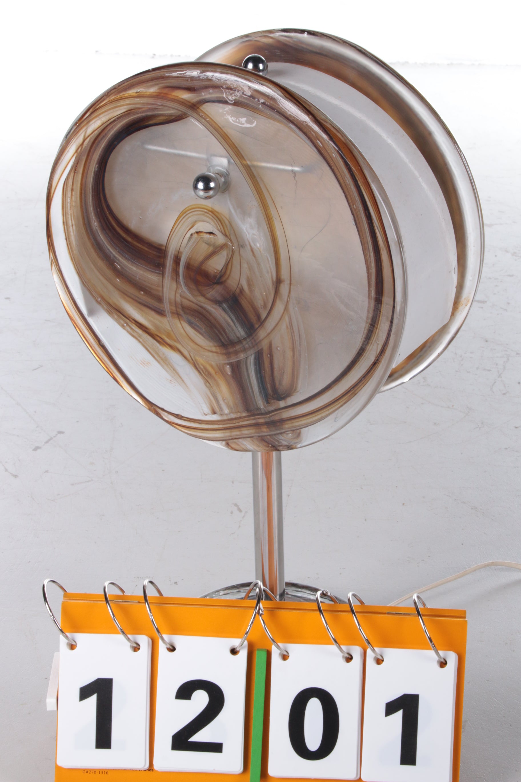 Zeldzaam mooie Franse tafellamp ontwerp van Jean-Pierre Alary,Frankrijk. voorkant