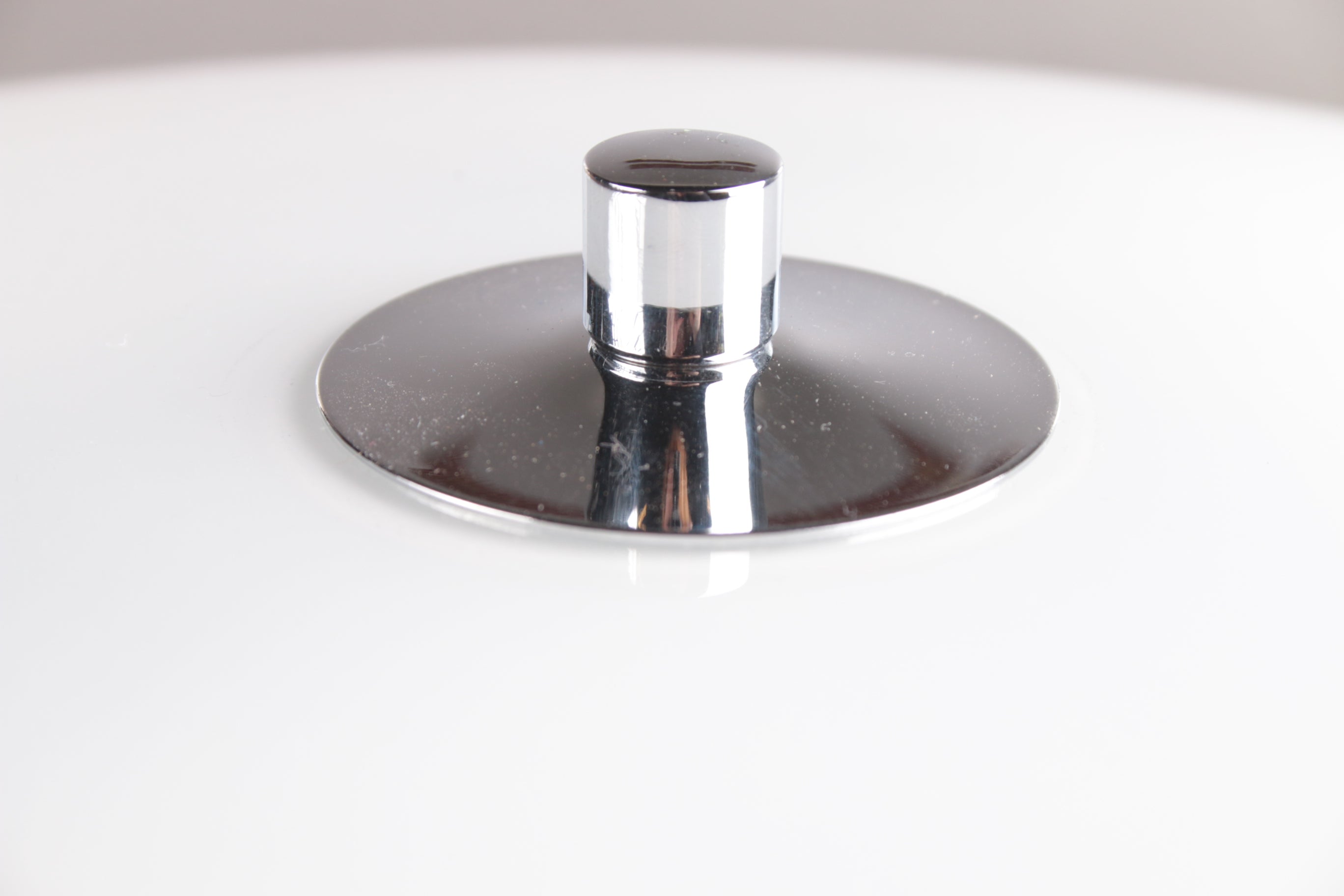 Vintage Mushroom Bureaulamp Model B8802 Chrome met Opaalglas detail bovenkant