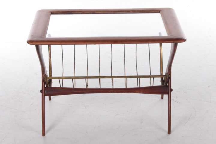 Vintage Italiaanse bijzettafel met tijdschriftenrek van Ico Parisi,1960s voorkant