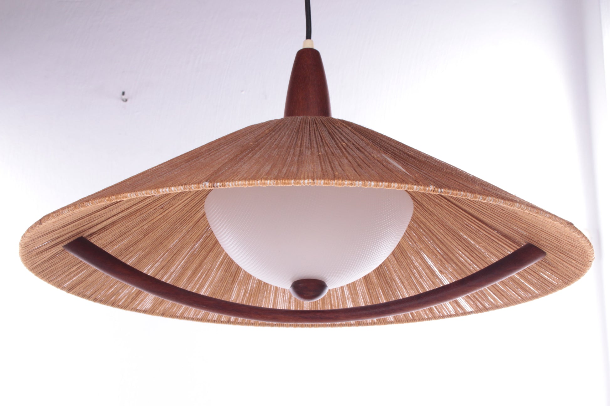 Sissal Hanglamp van Temde met Plexieglas, jaren60s.