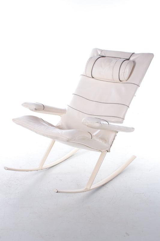 Wit leren schommelstoel Design van Jori,Belgie 1960s voorkant schuin