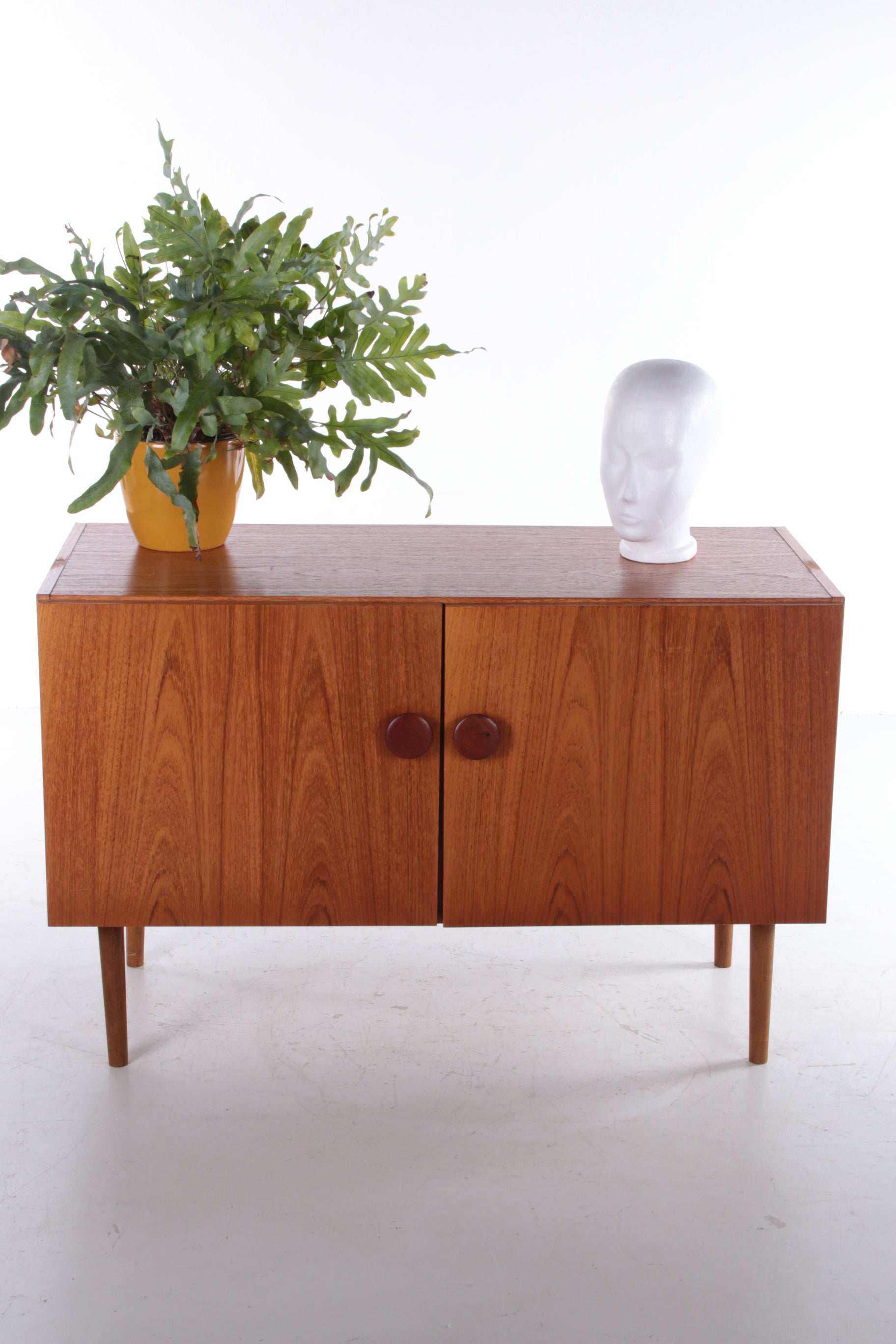 Mid century Sideboard met lades Deens ontwerp,1960s.