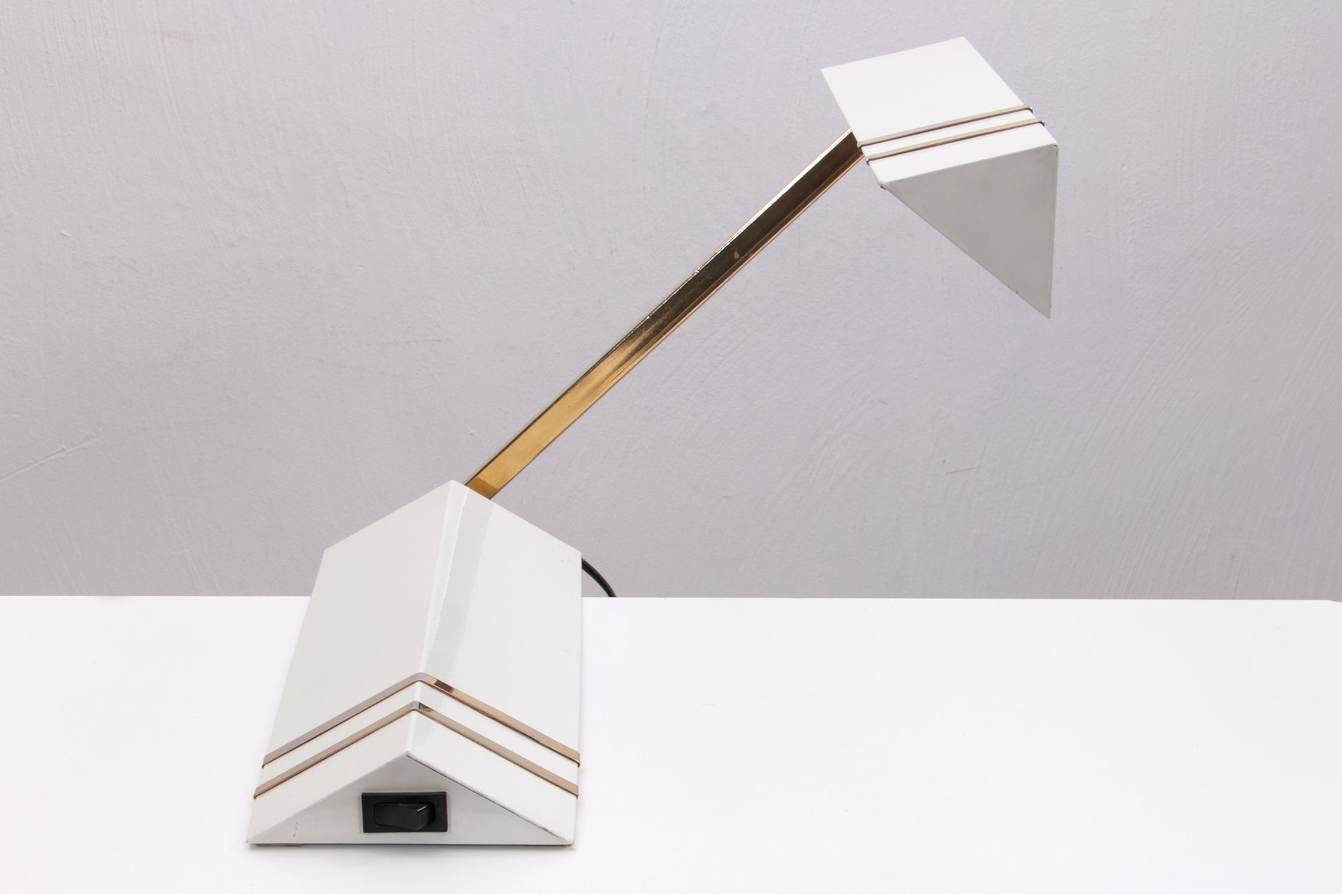 Italiaanse bureaulamp mooi strak design,1960