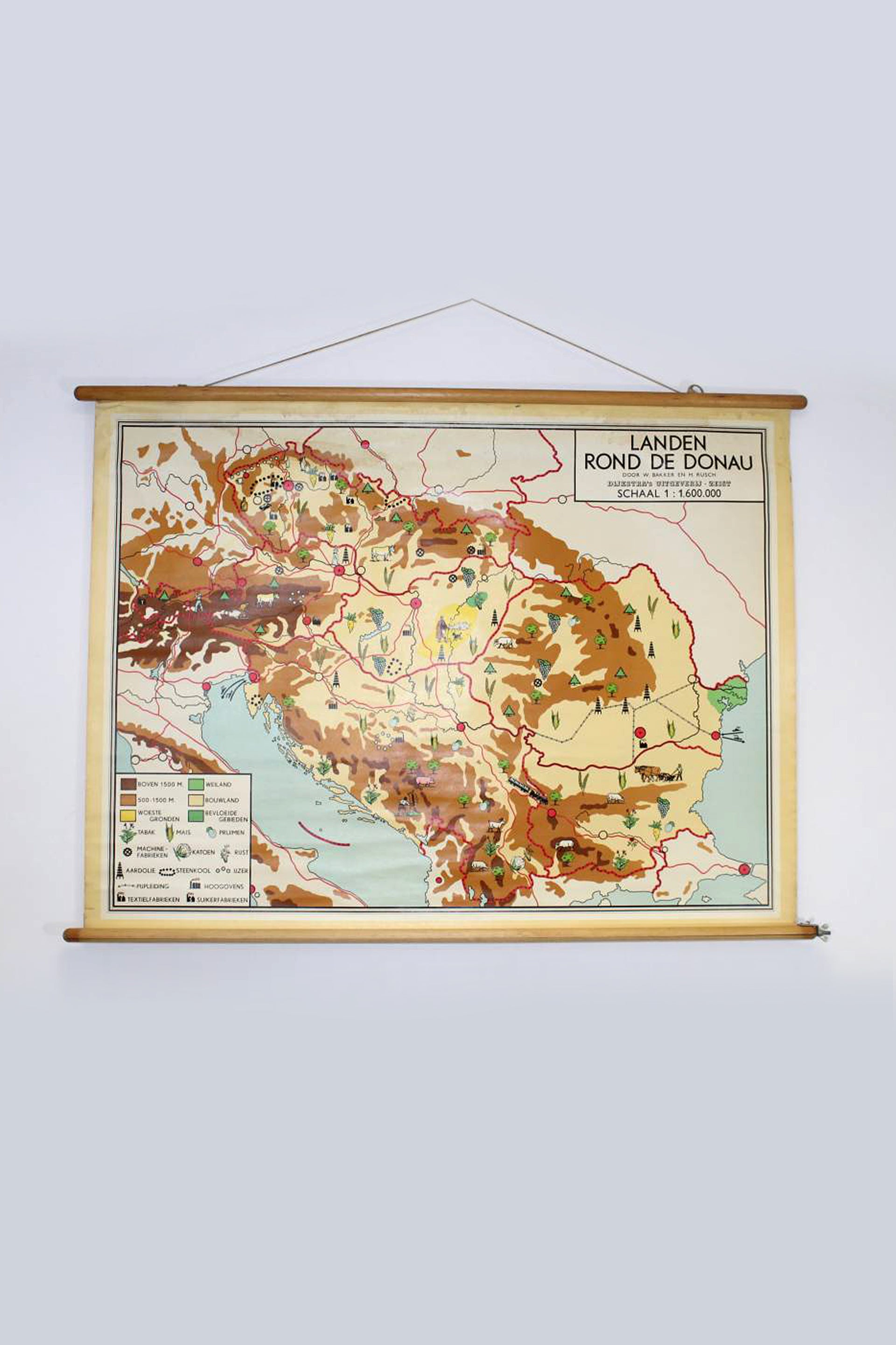 Vintage School Map of the countries around the Danube 84 x 113