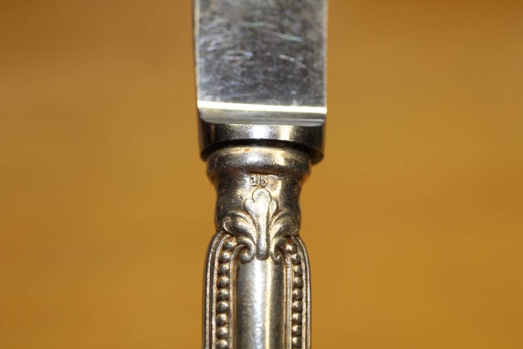 Parelrand messen verzilverd per stuk detail handvat