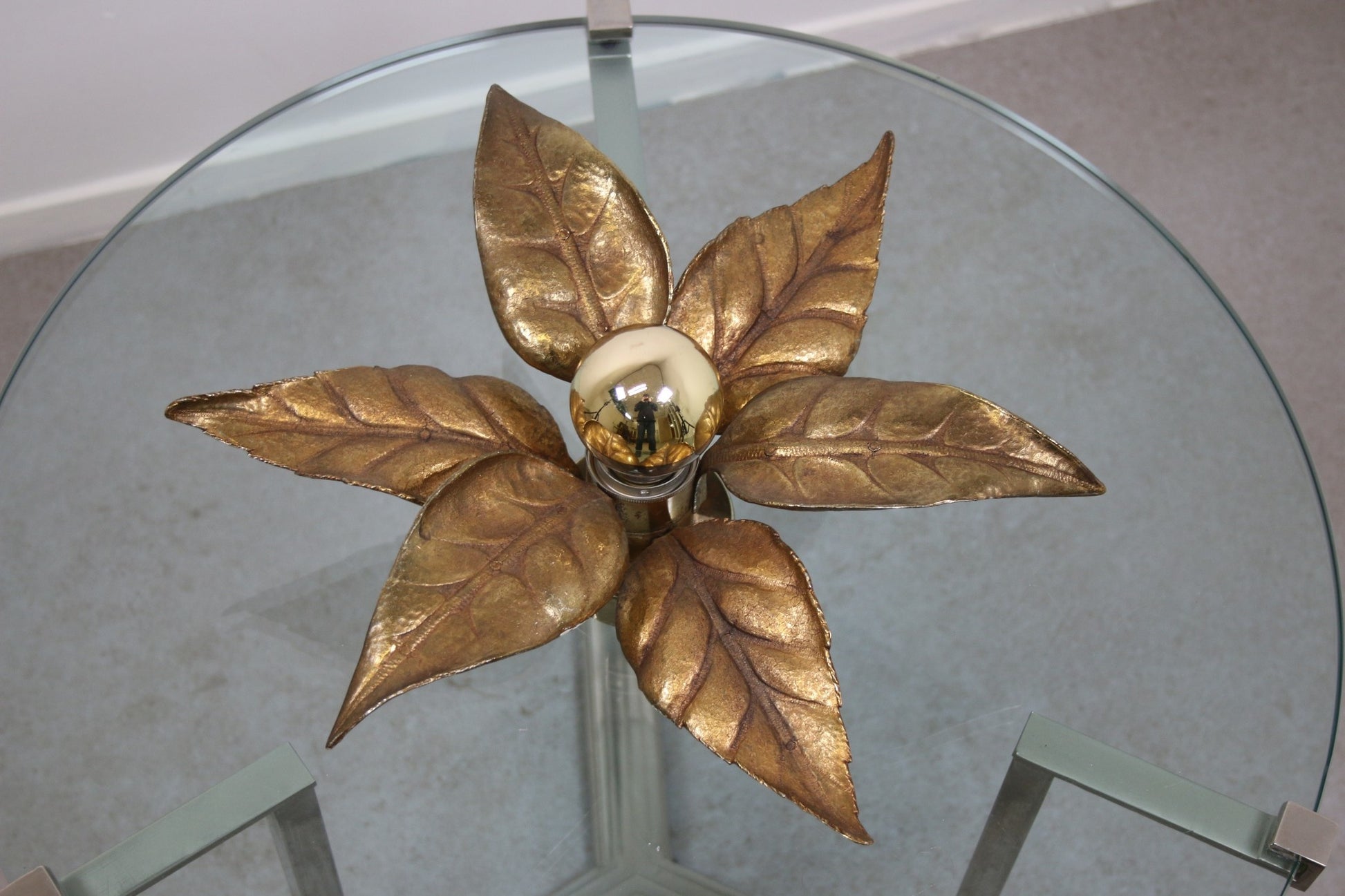 Plafondlamp goud bloem Willy Daro 1970 onderkant