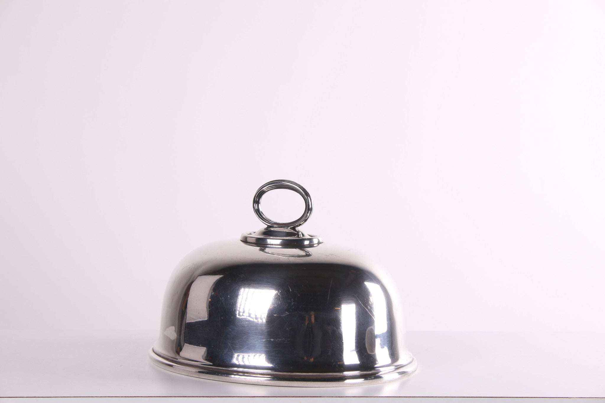 Oude verzilverde Cloche of dekschaal voorkant