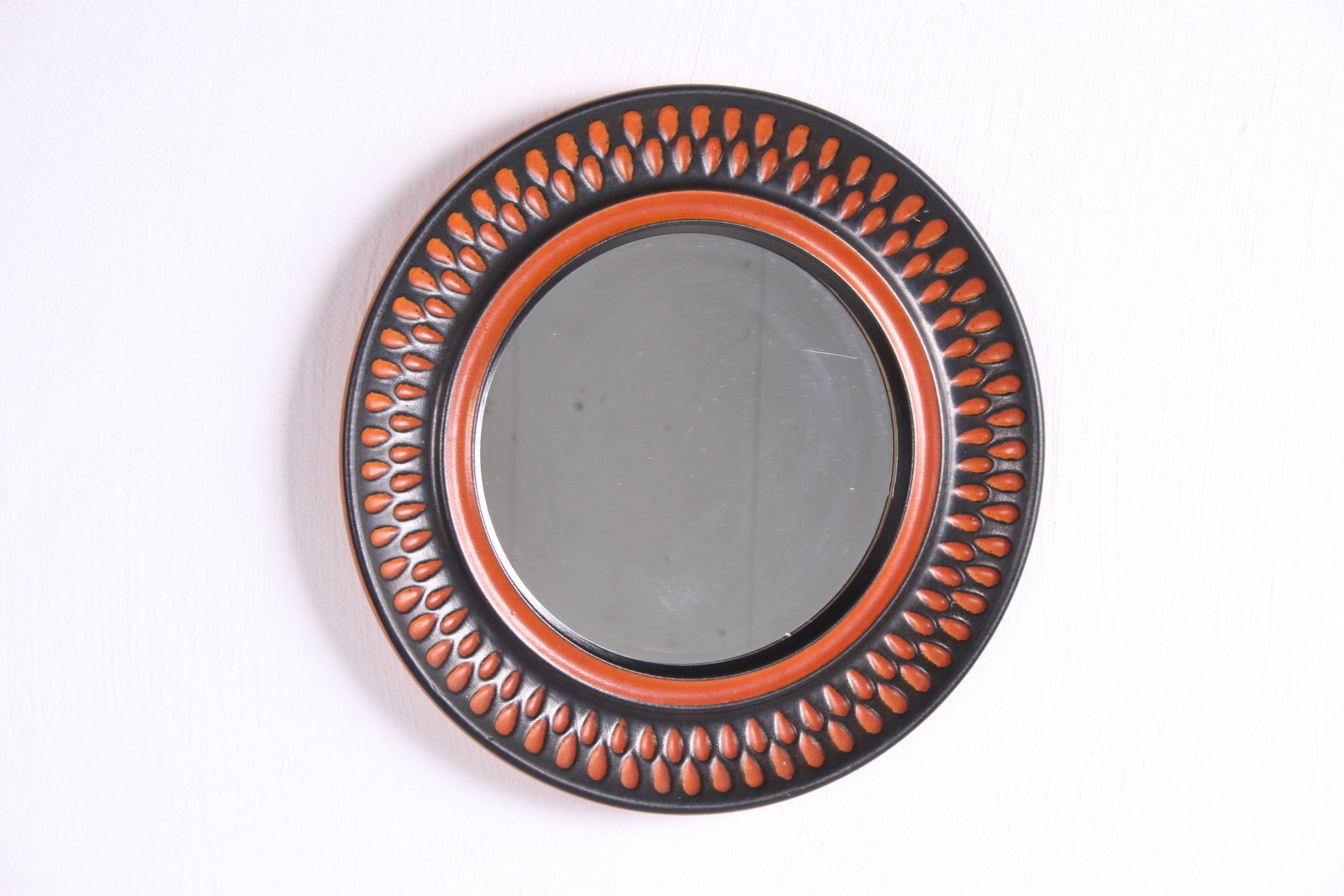Ronde keramiek spiegel uit Denemarken, jaren 60 voorkant