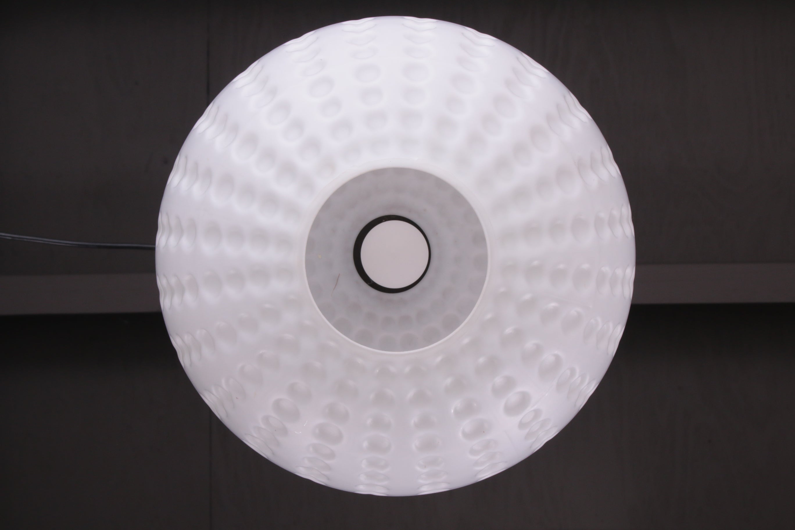 Vintage melkglas hanglamp binnenkant