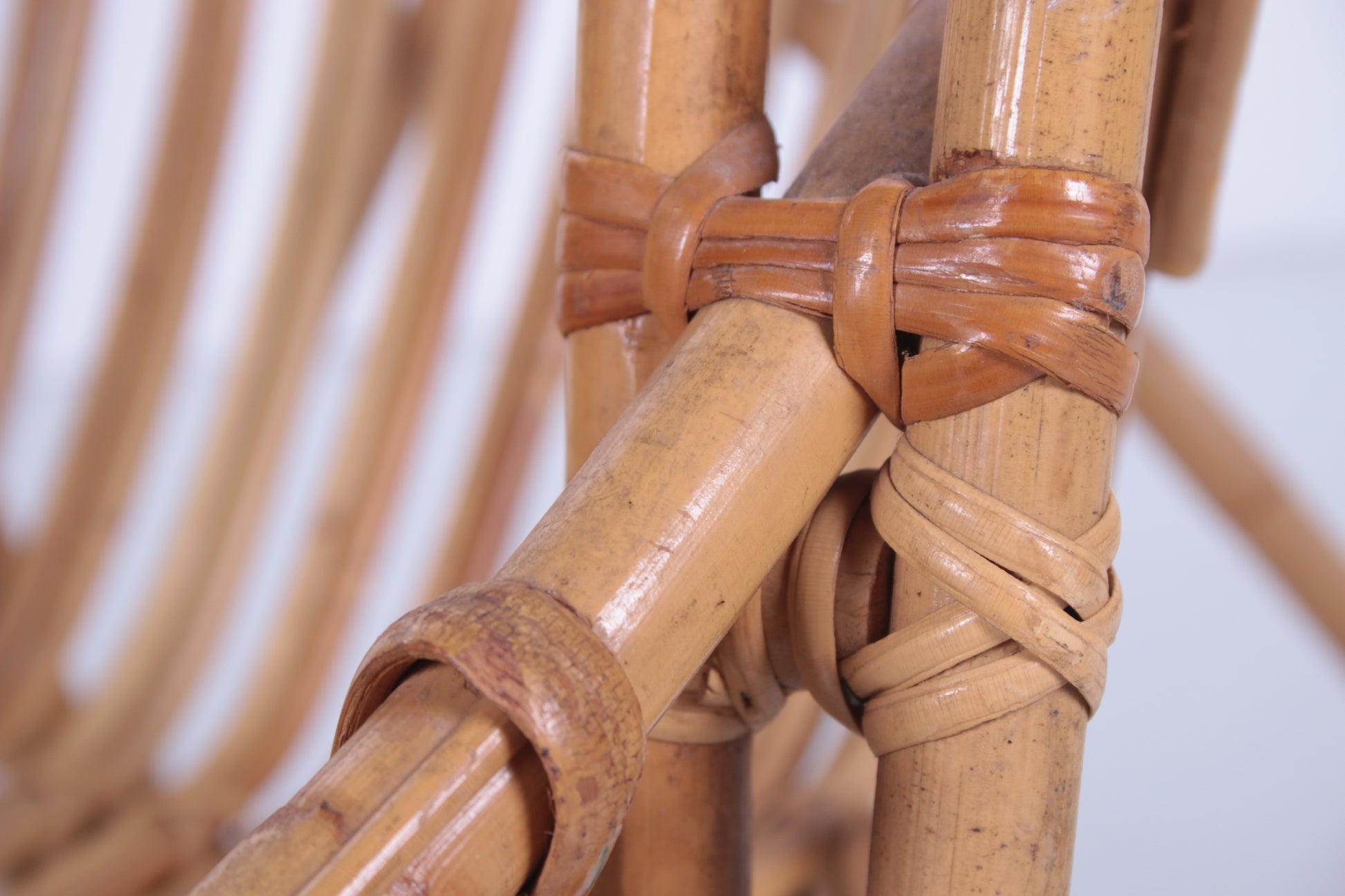 Bamboe relax stoel detail bamboe armleuning