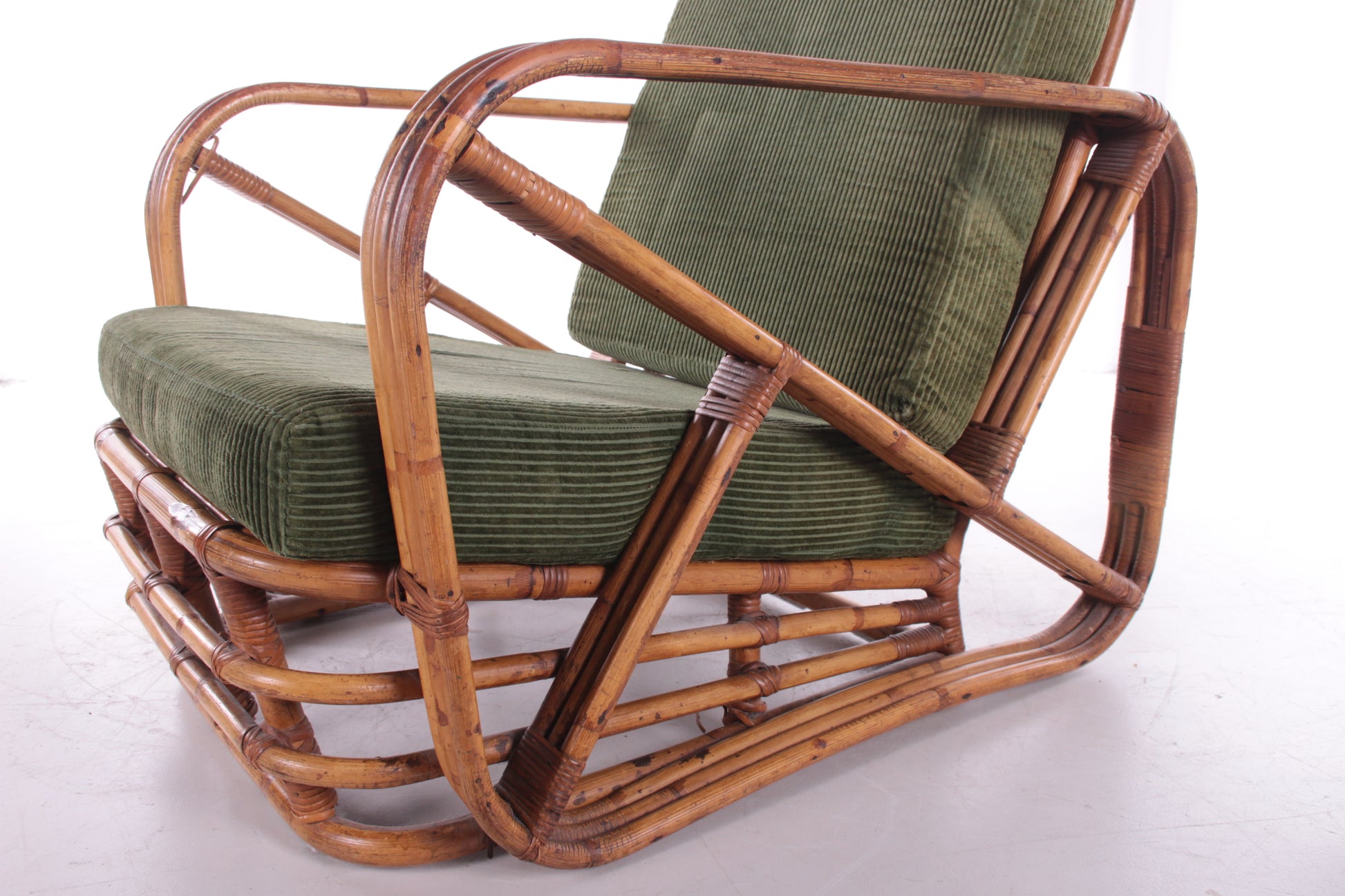 Vintage rotan bamboe lounge fauteuil Paul Frankl detailfoto onderstel
