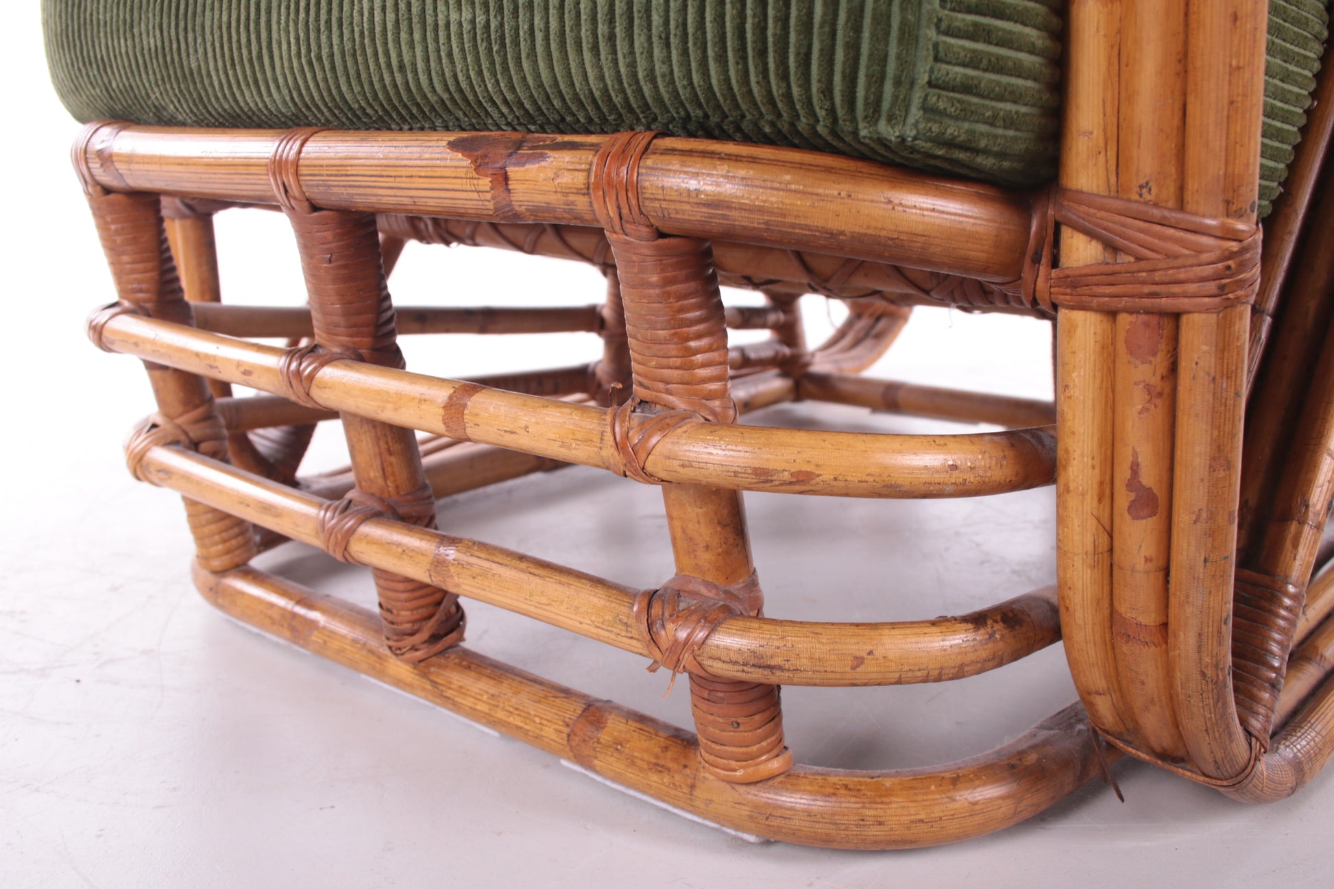 Vintage rotan bamboe lounge fauteuil Paul Frankl detailfoto frame