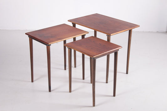Vintage Deens design nesting tables mimiset bijzettafels van teak hout.