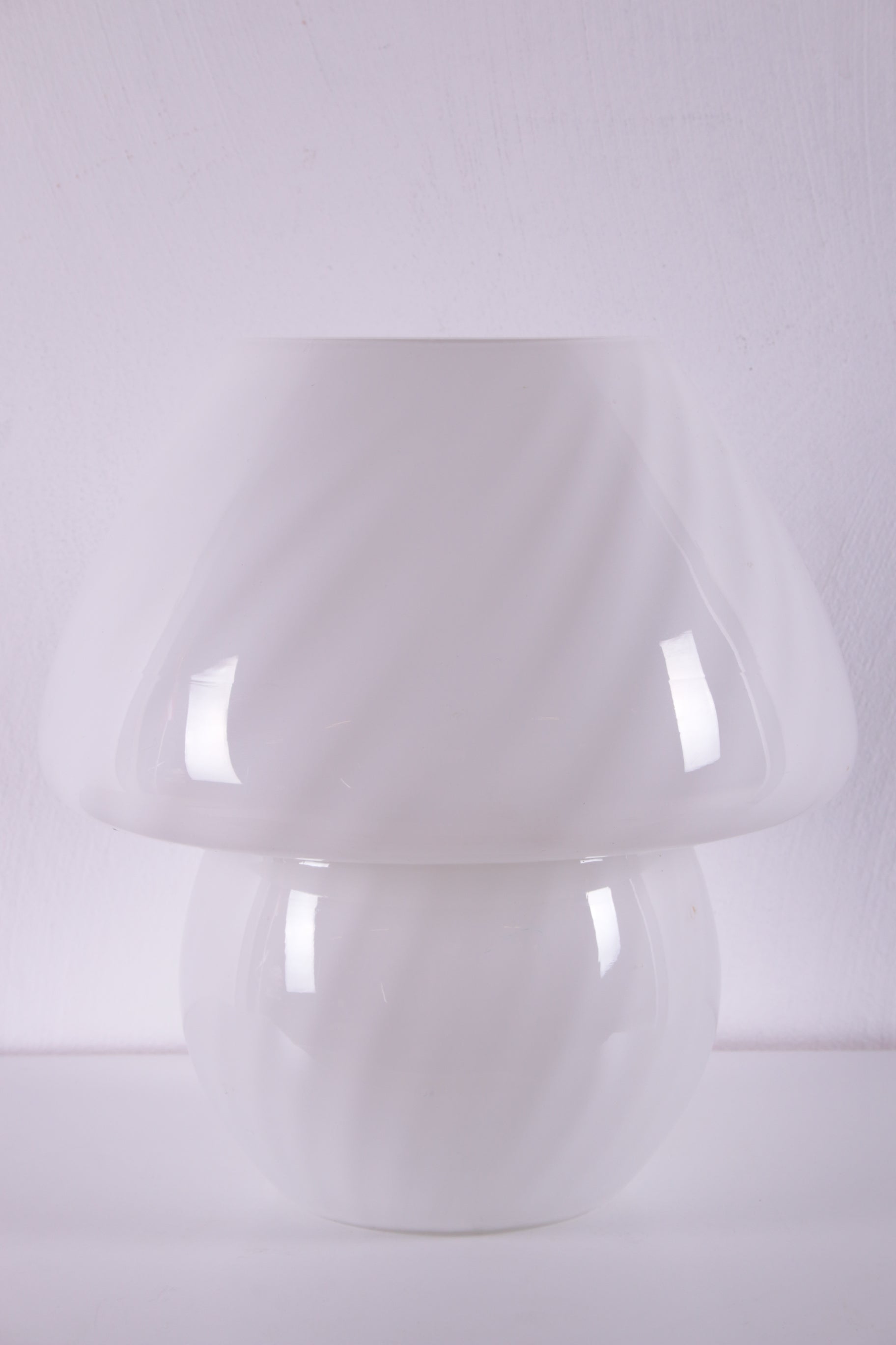 Champignonlamp mooi wit glas van het Model 6282 voorkant licht uit