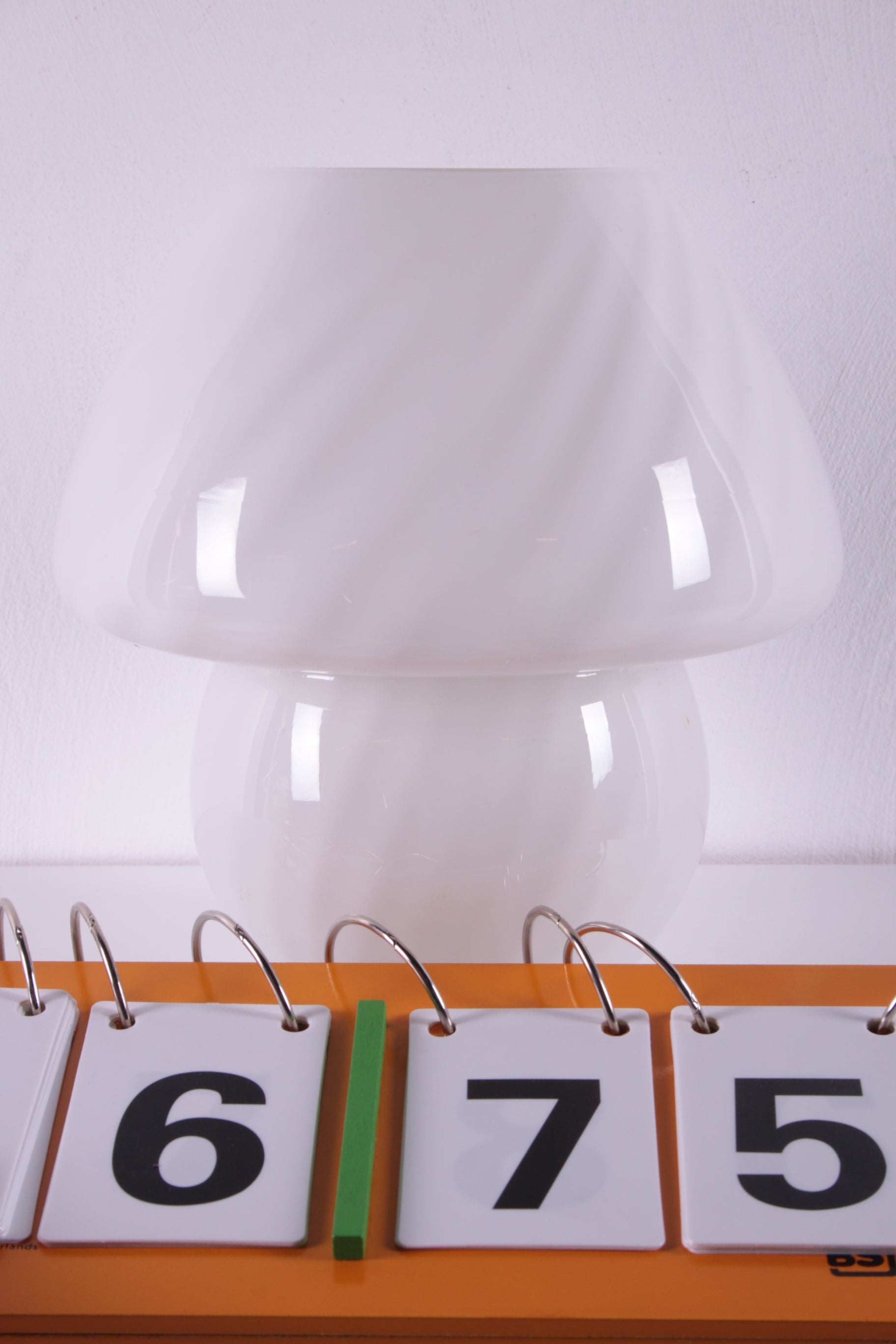 Champignonlamp mooi wit glas van het Model 6282 voorkant