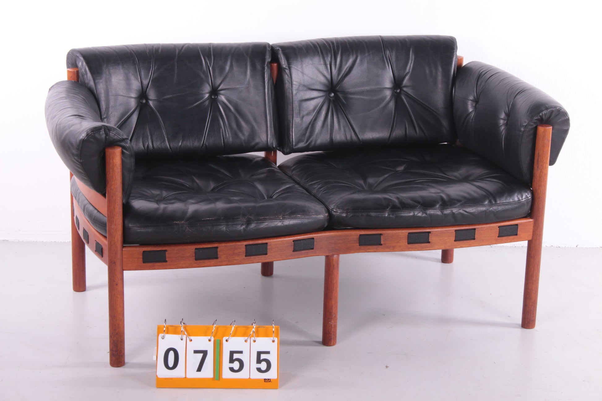 Vintage black leather 2 seater sofa by Sven Ellekaer for Coja, Sweden 1960s voorkant