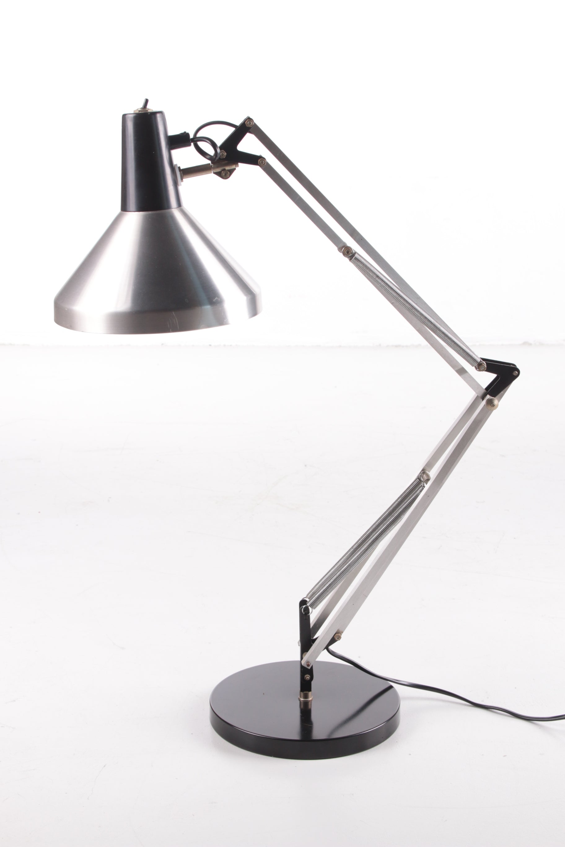 Hala Busquet tafel lamp aluminium 1960s zijkant