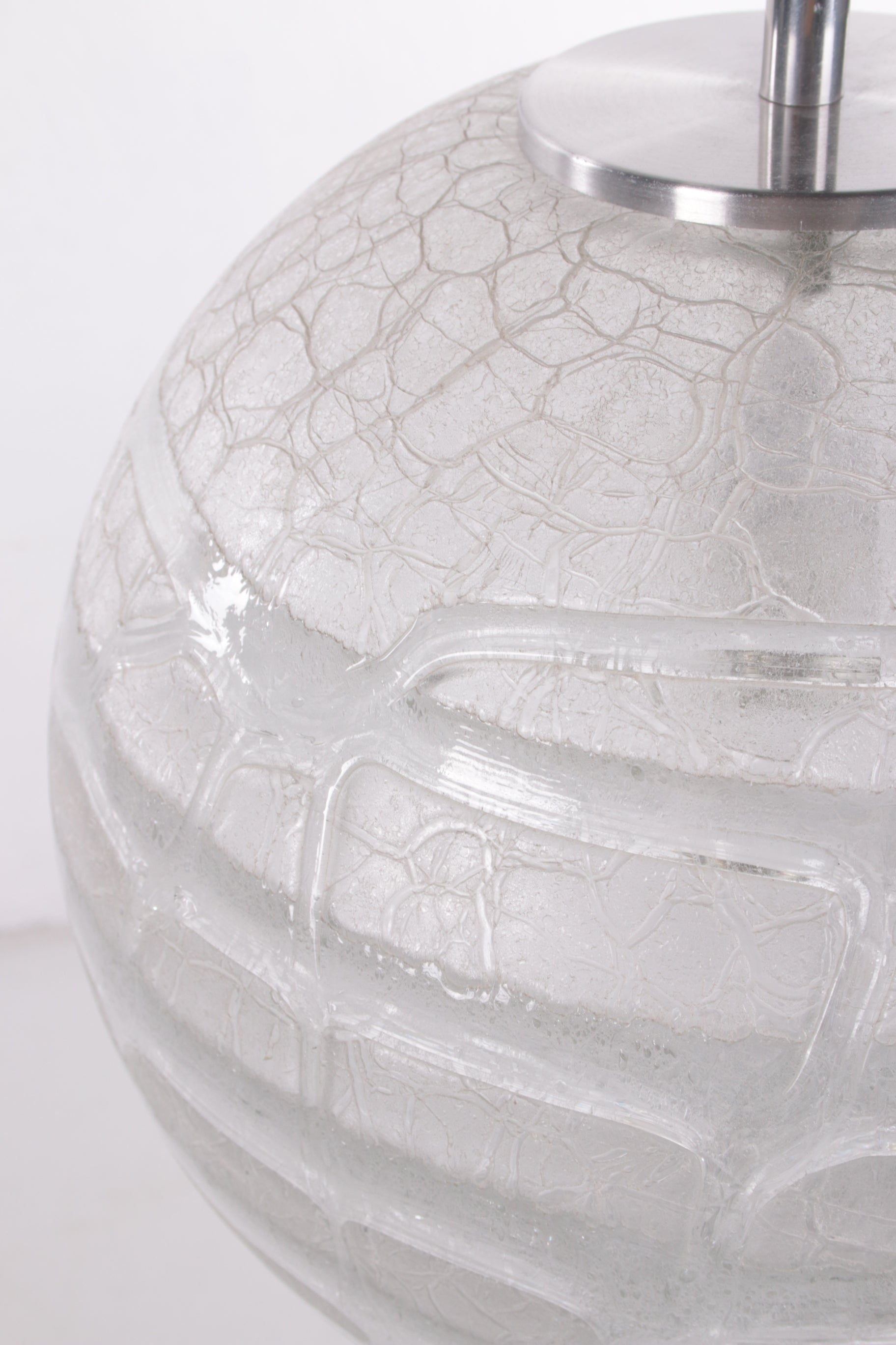 Glazen Globe Hanglamp van Doria Leuchten, 1970s detail glas