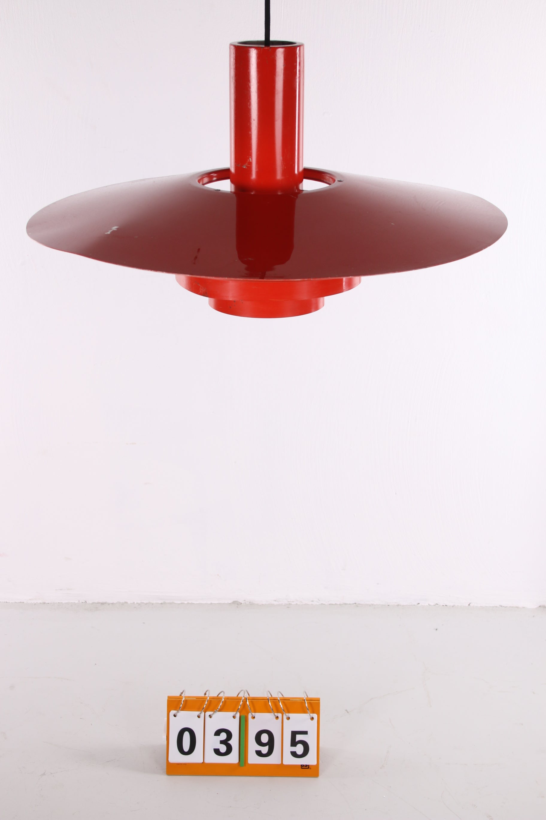 Deens Design Rode Metalen Hanglamp voorkant