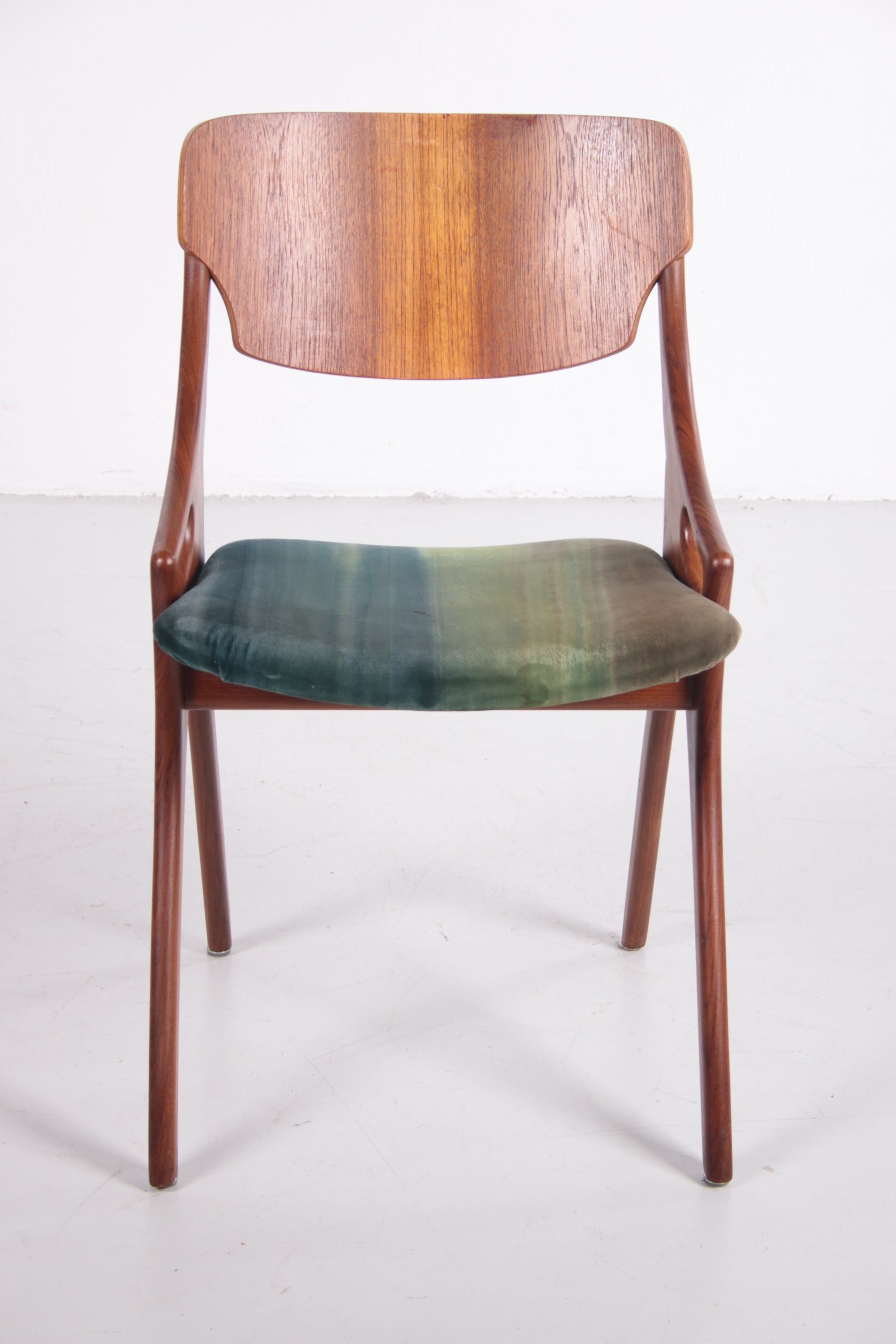 Mooie Set van 4 stoelen van Arne Hovmand Olsen voor Mogens kold jaren60 voorkant