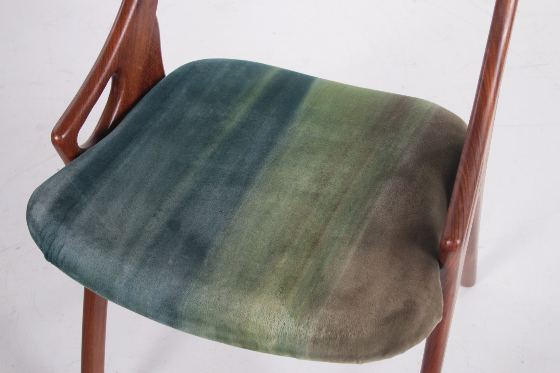 Mooie Set van 4 stoelen van Arne Hovmand Olsen voor Mogens kold jaren60 detail kussen