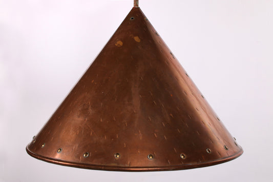 Deense handgehamerde koperen hanglamp van E.S Horn Aalestrup, jaren 50 voorkant detail