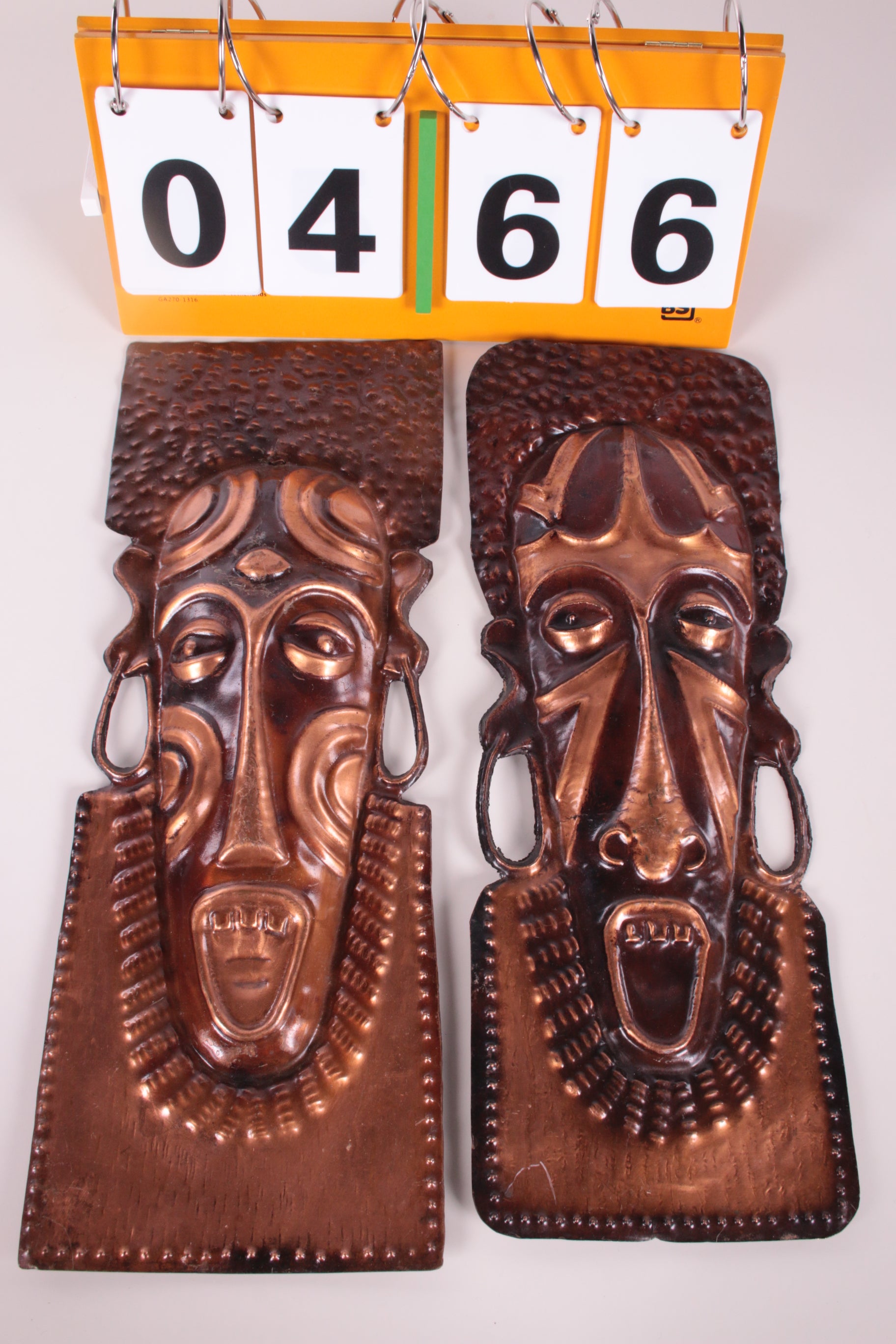 Set Vintage koperen maskers voorkant