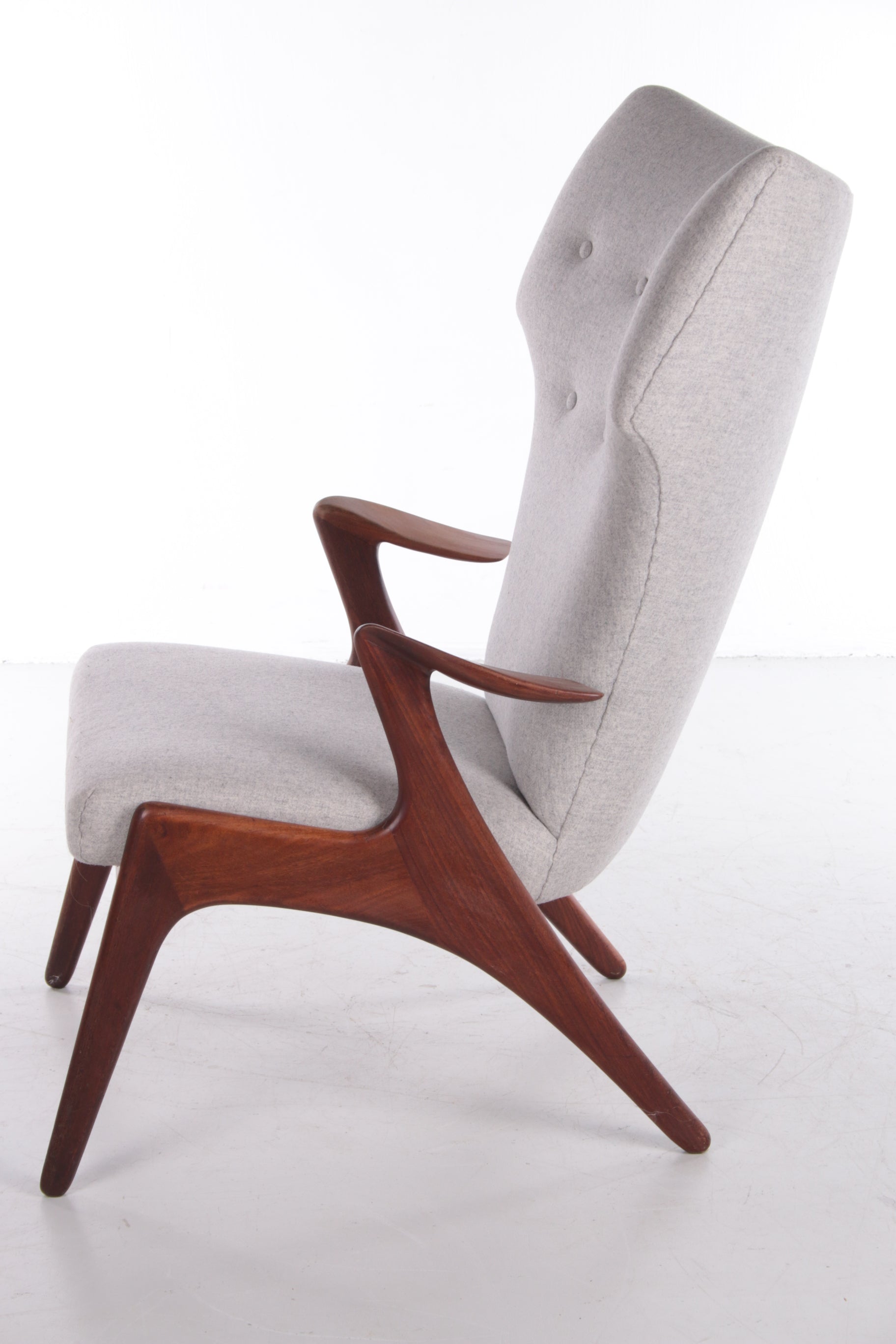 Danish Wing Chair in Teakwood by Kurt Østervig zijkant