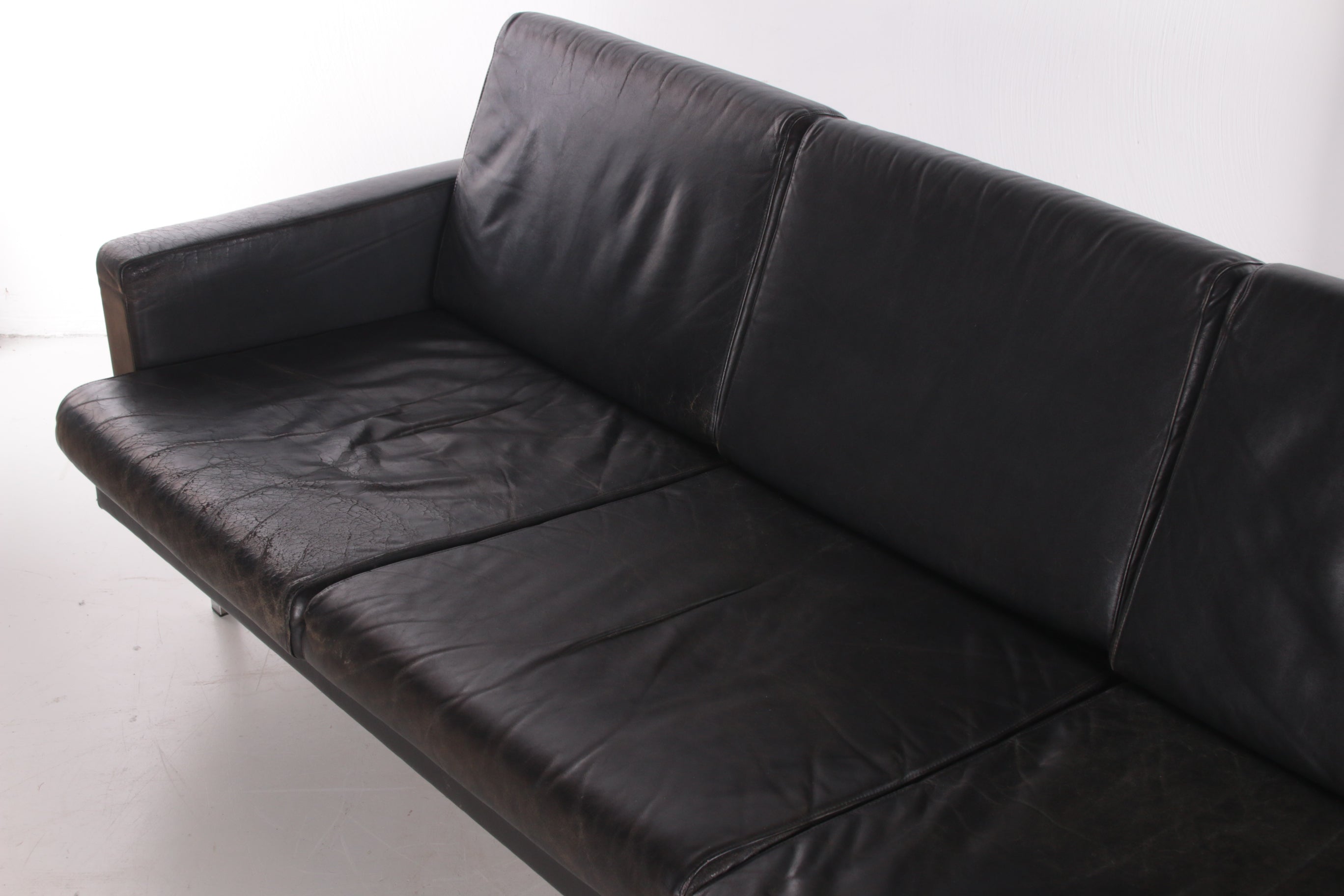 Vintage Dutch design leather 'BZ55' sofa by Martin Visser  zitting