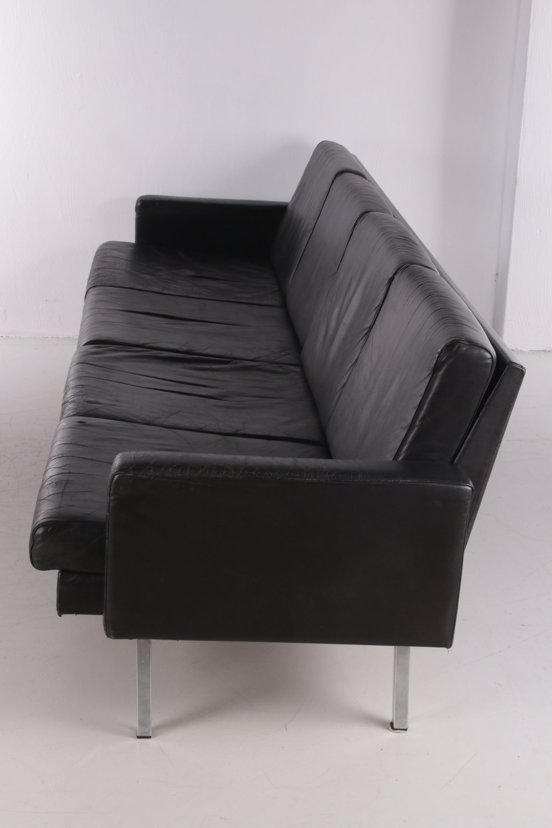 Vintage Dutch design leather 'BZ55' sofa by Martin Visser  zijkant