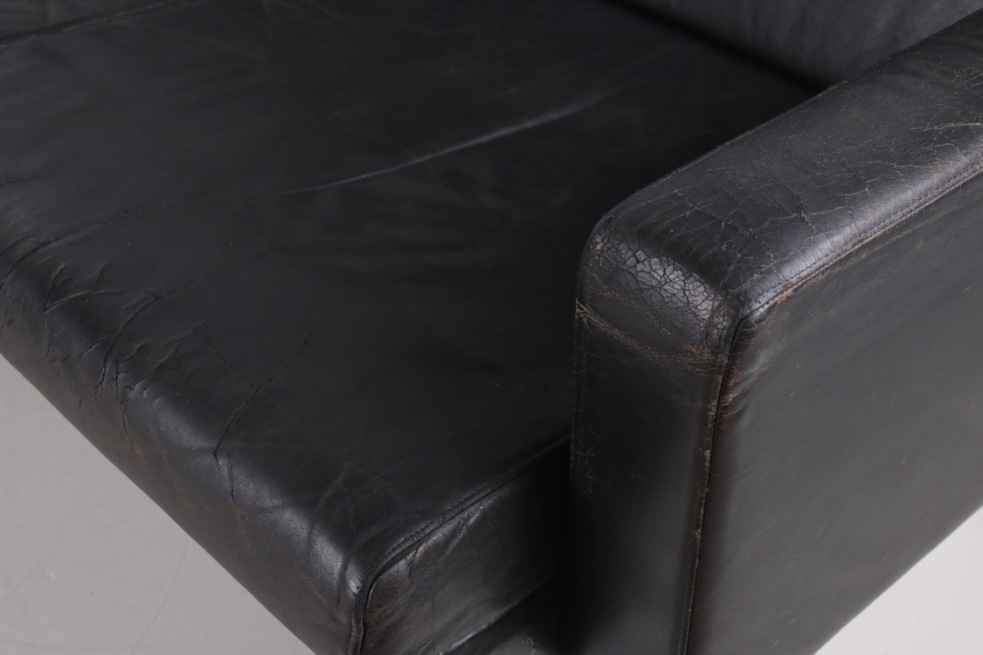 Vintage Dutch design leather 'BZ55' sofa by Martin Visser  armleuning