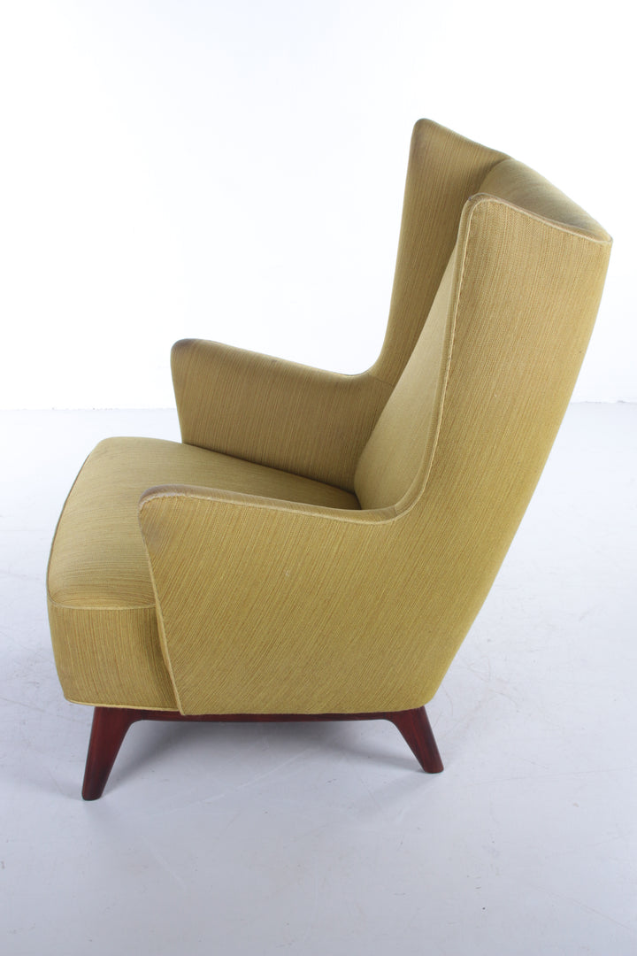 Deense fauteuil met pallisander houten onderstel mosgroen zijkant