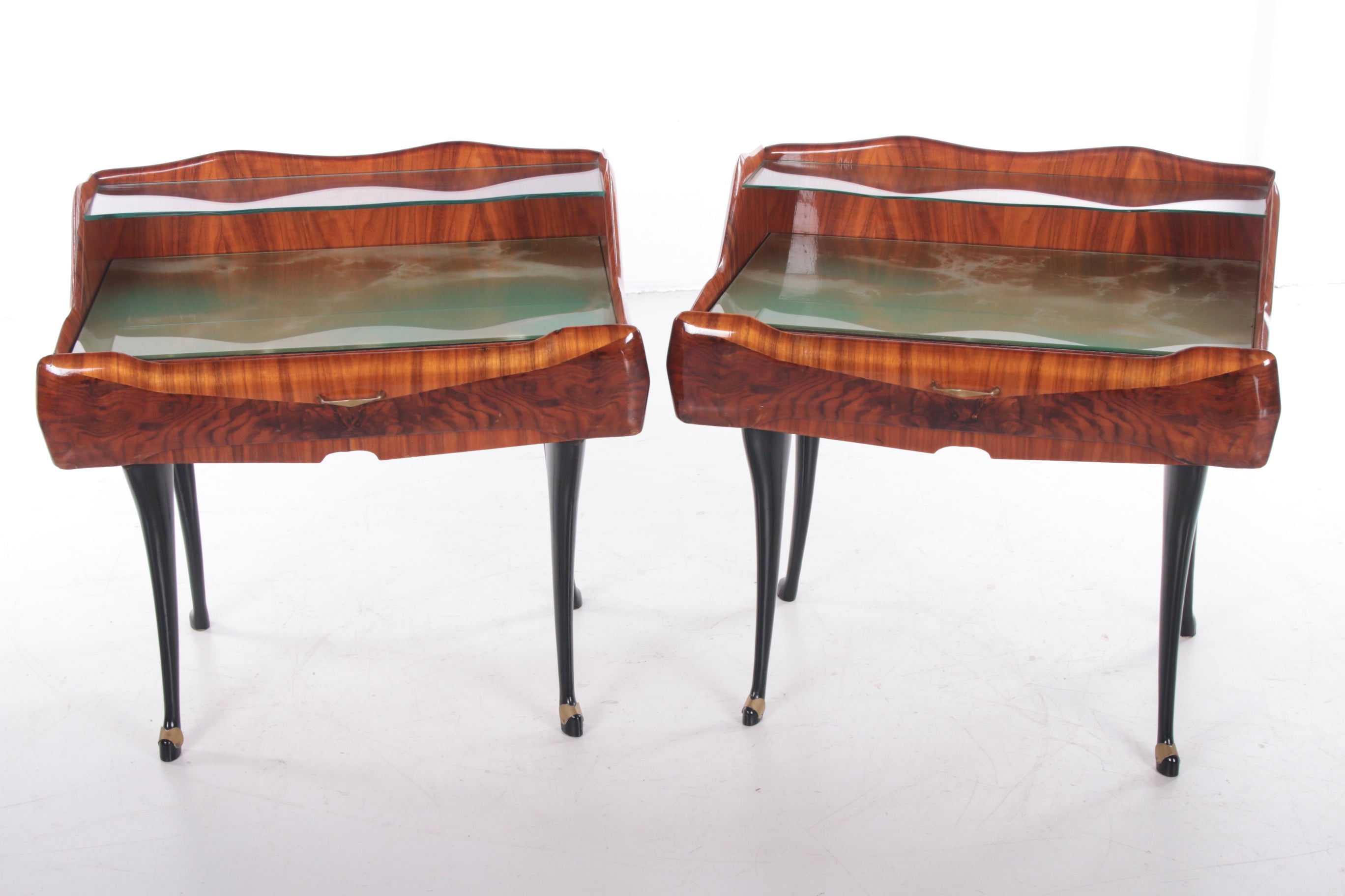 Mid-Century Moderne set Nachtkastjes van Paolo Buffa italie jaren 50 voorkant