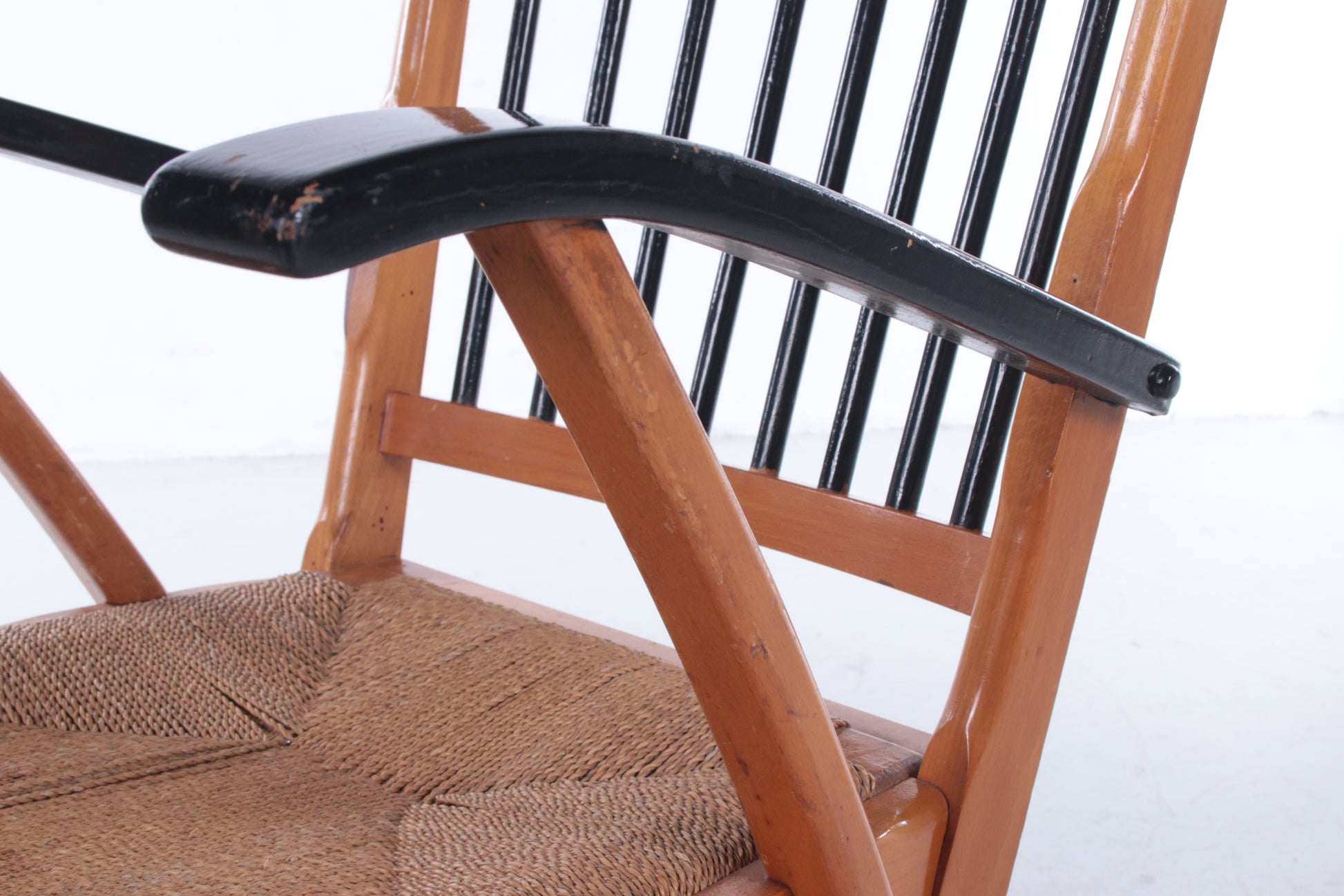 Houten Relaxstoel gemaakt in Nederland rond de jaren 50/60 detail armleuning