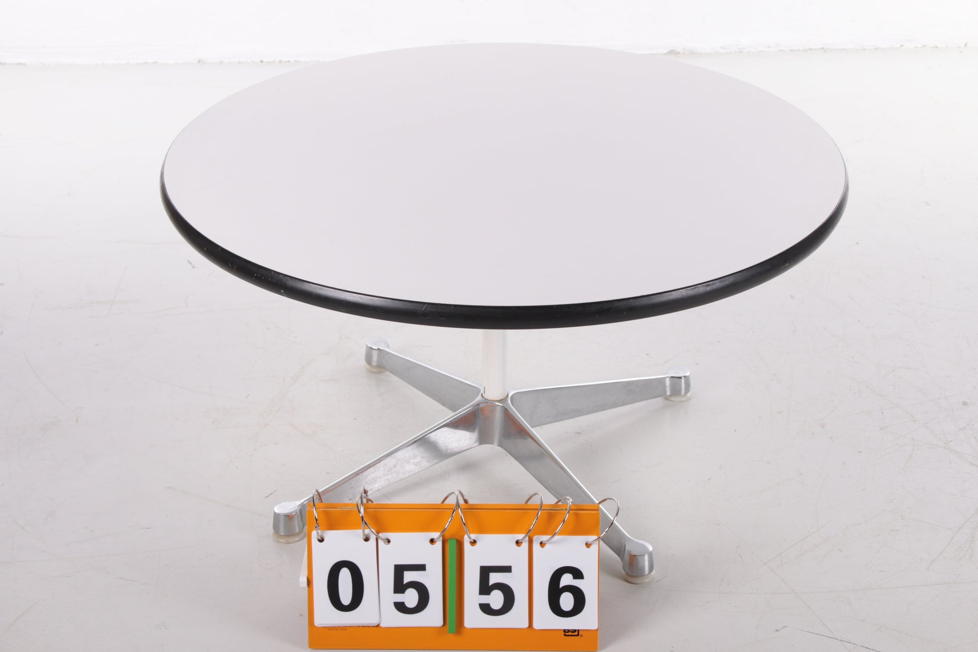 Midcentury coffee table salontafel bijzettafel Charles & Ray Eames Herman Miller voorkant