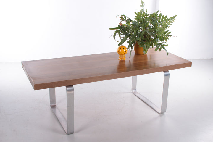 Retro Vintage Strakke Salontafel hout en chroom jaren 70 sfeerfoto