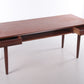 Deense modernistische teak salontafel gemaakt door Dyrlund, jaren 60 zijkant lades open