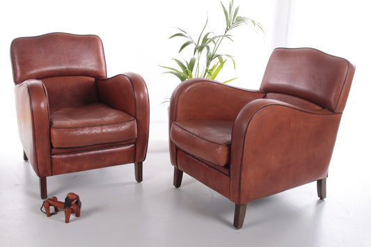 Set of leather armchairs with lovely sitting comfort sheepskin.