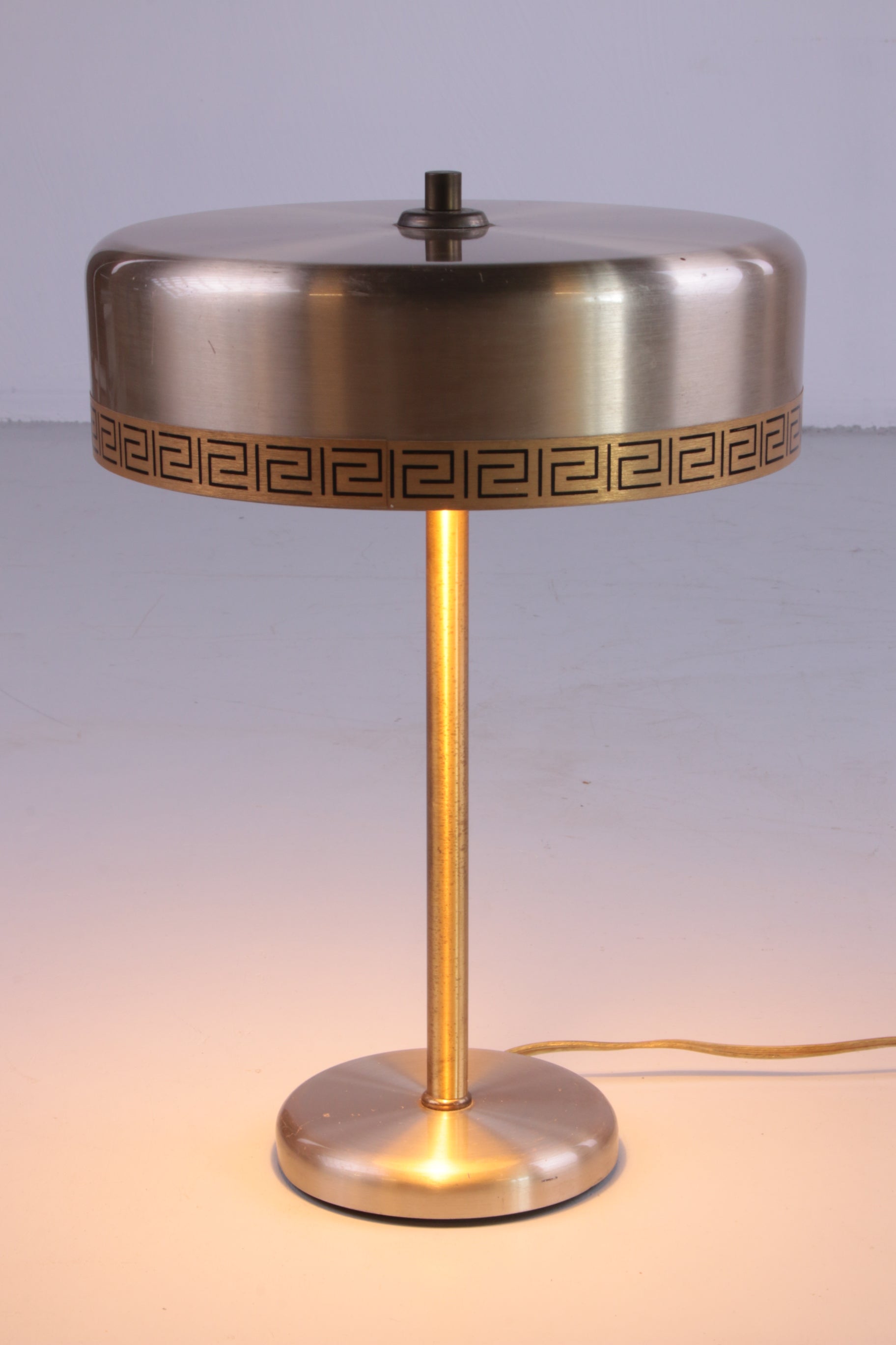 Deense modernistische Model Chief tafellamp van Vitrika, jaren 60 voorkant licht aan