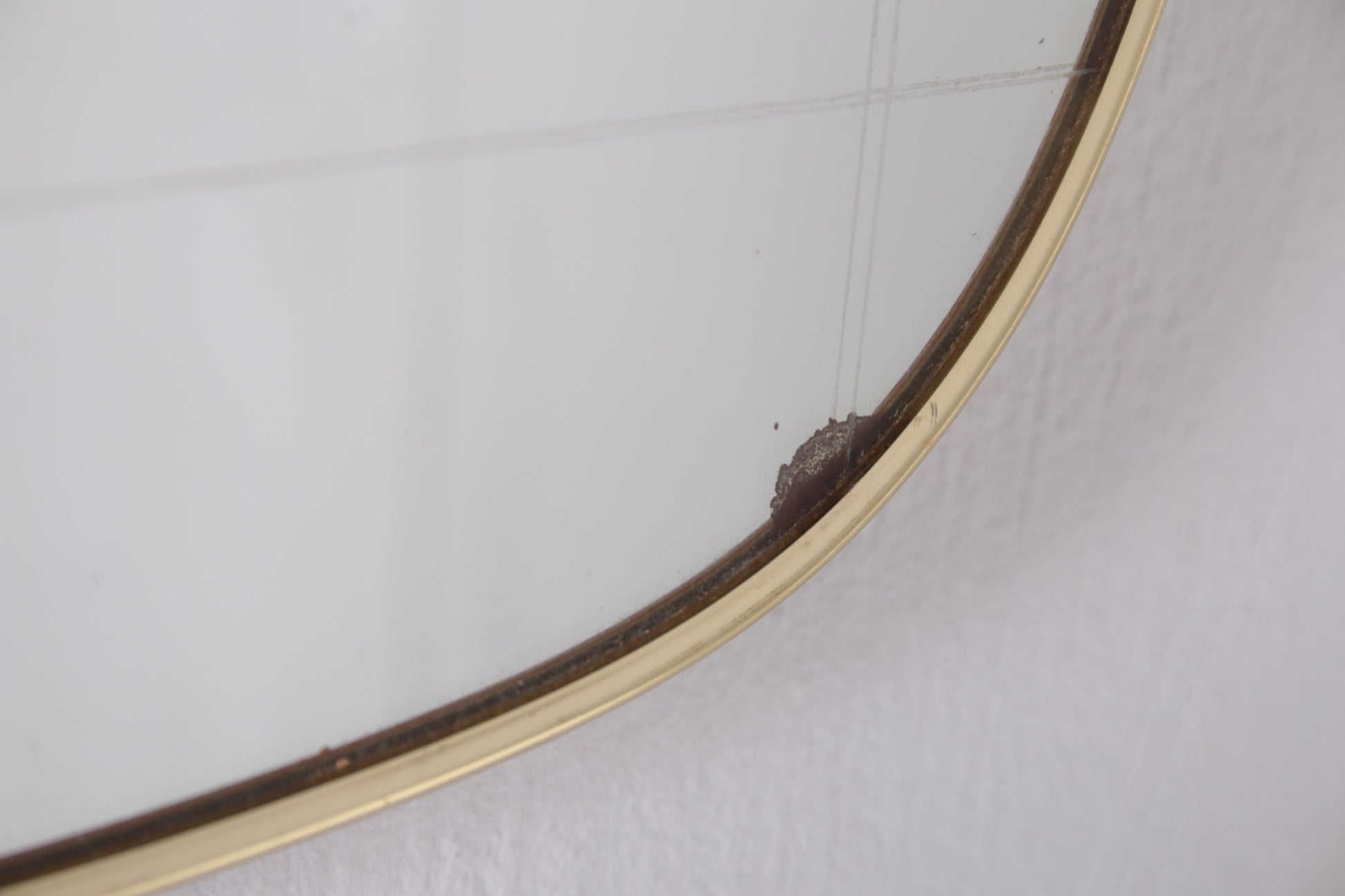 Vintage messing spiegel | Retro spiegel met goud jaren 60 detail onder