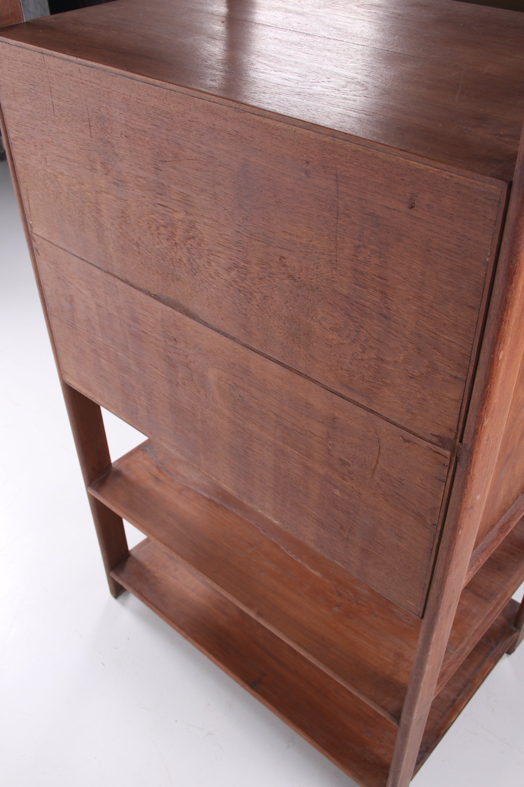Stoer Wandmeubel boekenkast van hout achterkant