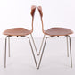 Vintage Arne Jacobsen Mosquito 3105 stoel set van 2 gemaakt door Fritz Hansen 1950s zijkant