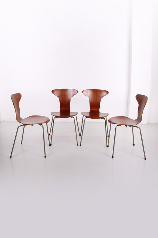 Vintage Arne Jacobsen Mosquito 3105 stoel set van 4 gemaakt door Fritz Hansen 1950s.