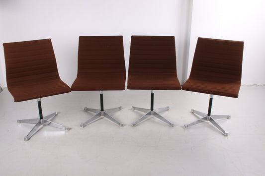 Set van 4 Aluminium stoelen model ea 106 Charles & Ray Eames