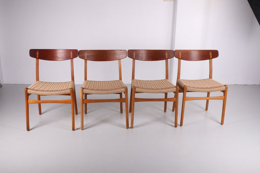 Set van 4 Hans Wegner eetkamer stoelen model CH23