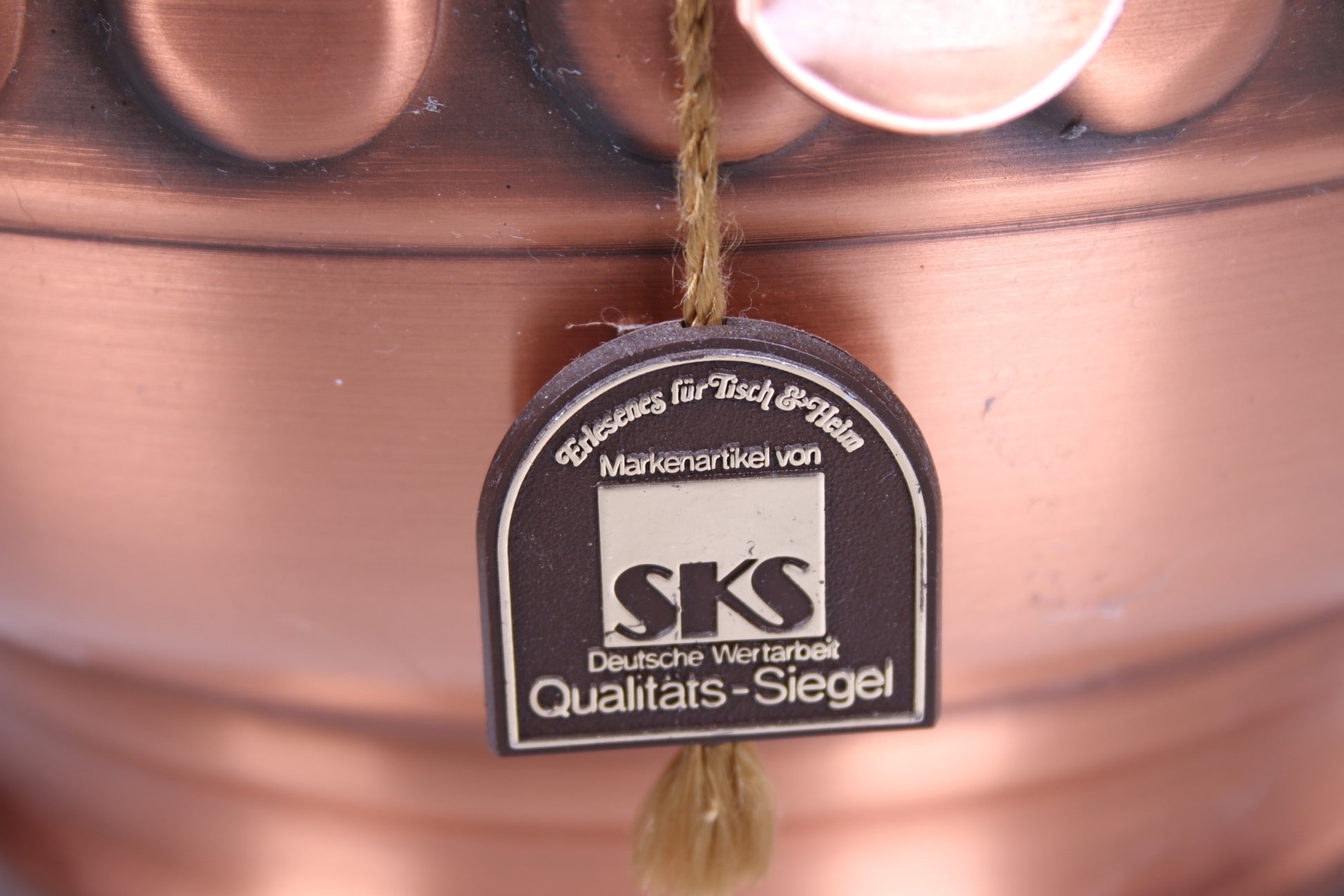 Mooie vintage koperen kan of vaas van het merk sks detail label merk