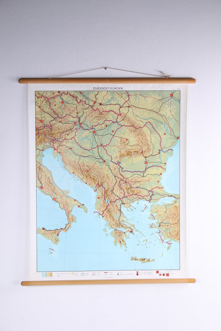 Vintage landkaart op linnen Zuid Oost Europa jaren60s voorkant
