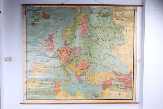Mega grote landkaart van europa 1960 op linnen jaren60 voorkant